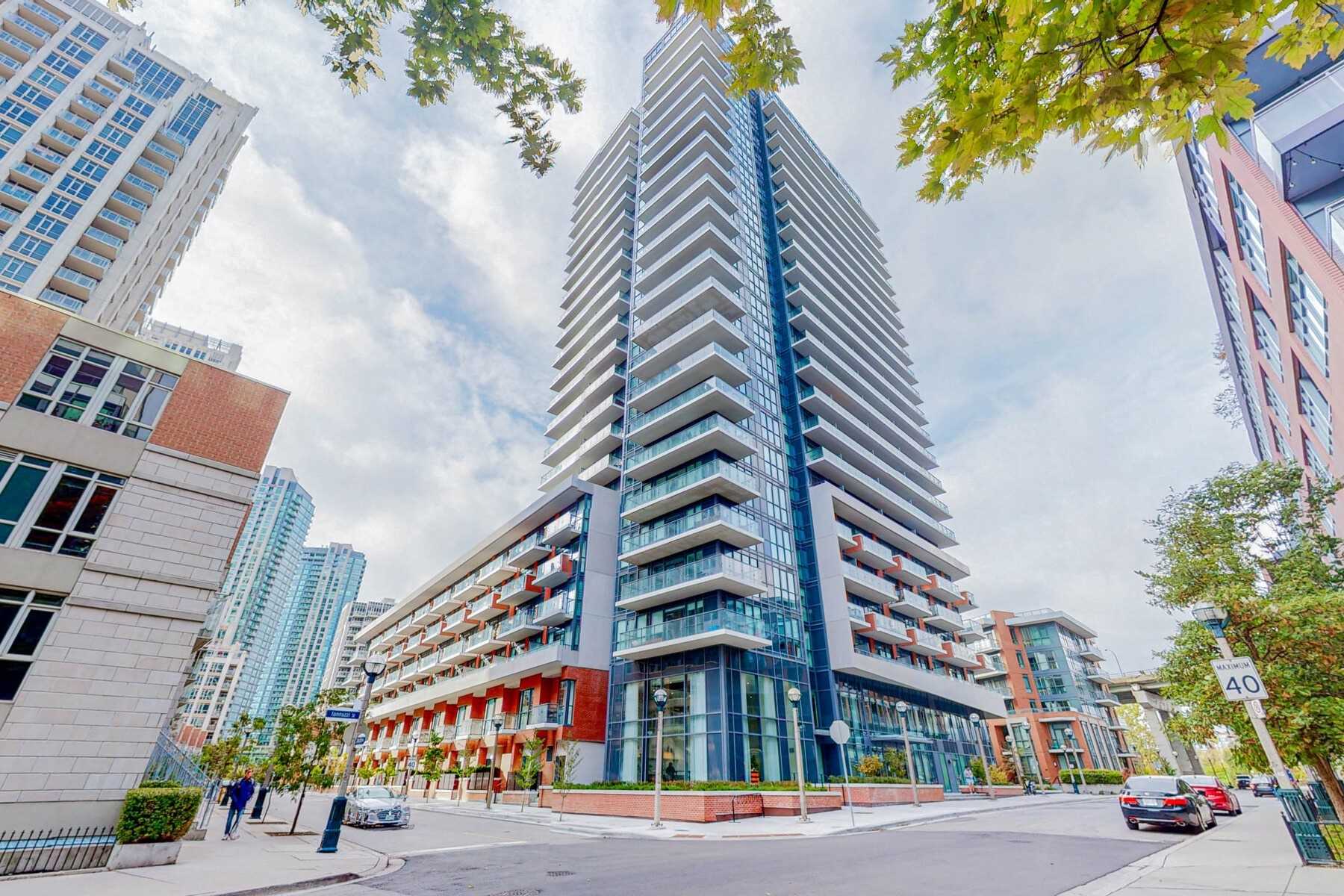 Fortune at Fort York Condos – 38 Iannuzzi St