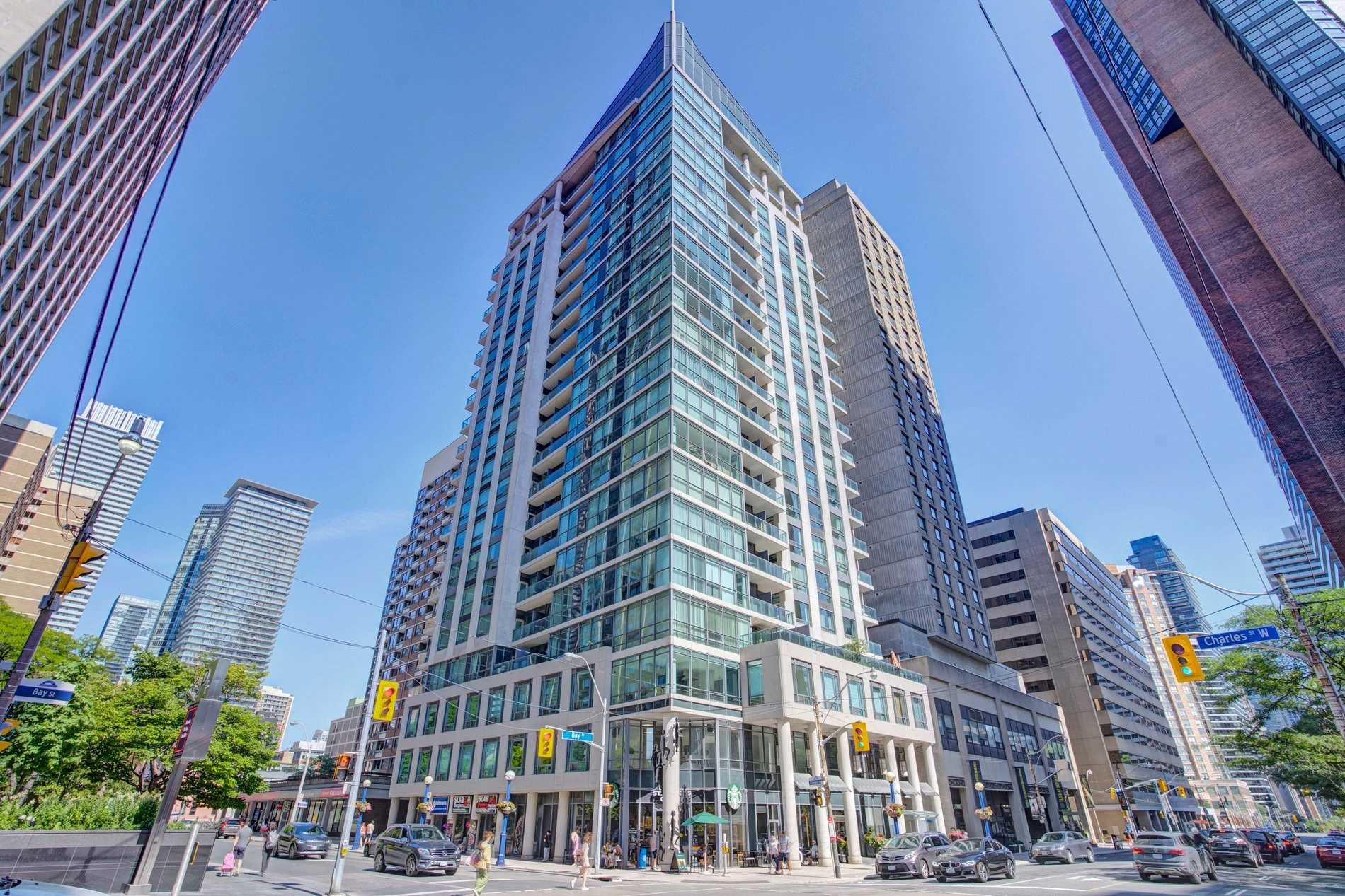 Eleven 21 Bay Condos  – 1121 Bay St