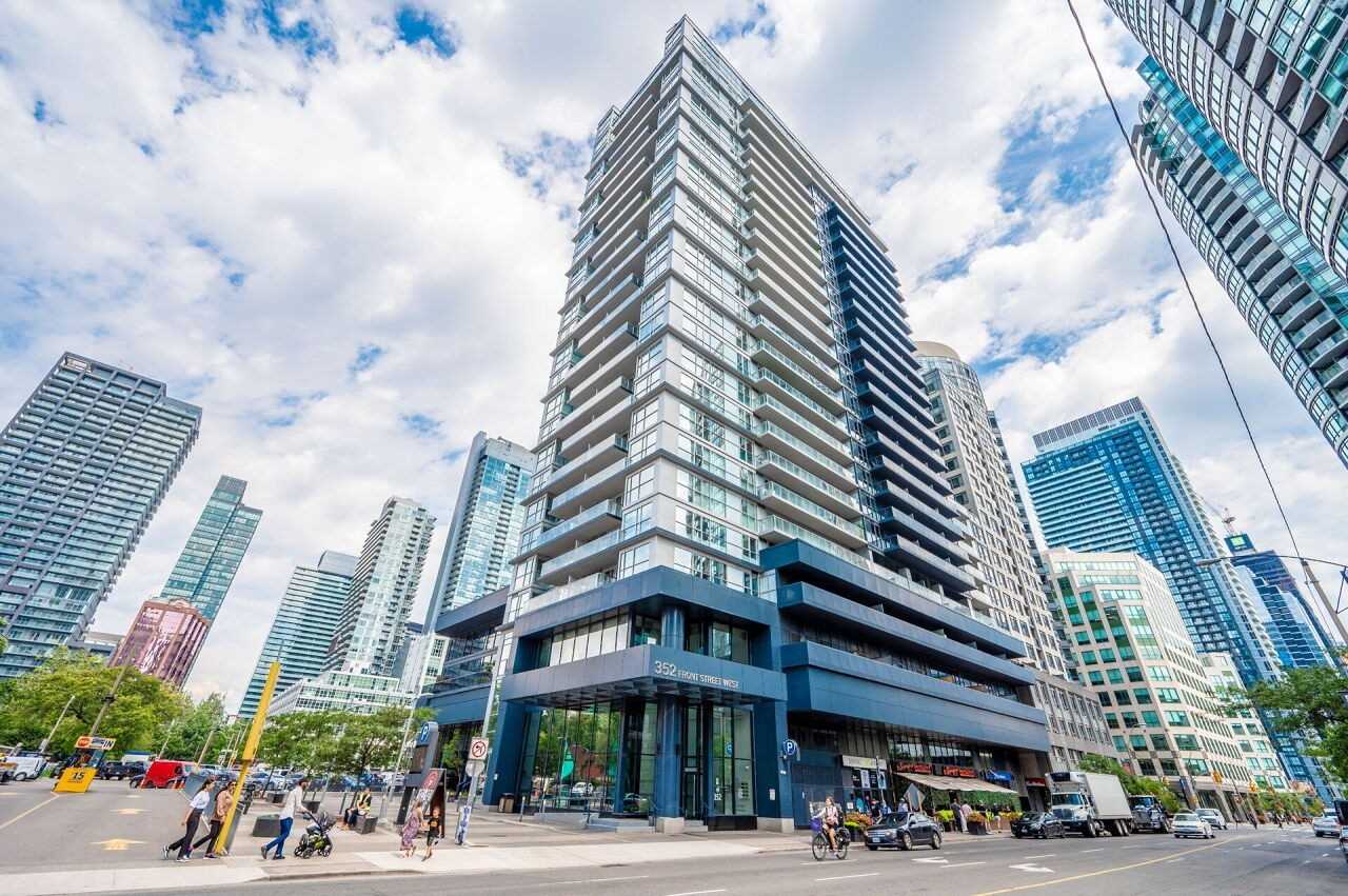 Fly Condos – 352 Front St W