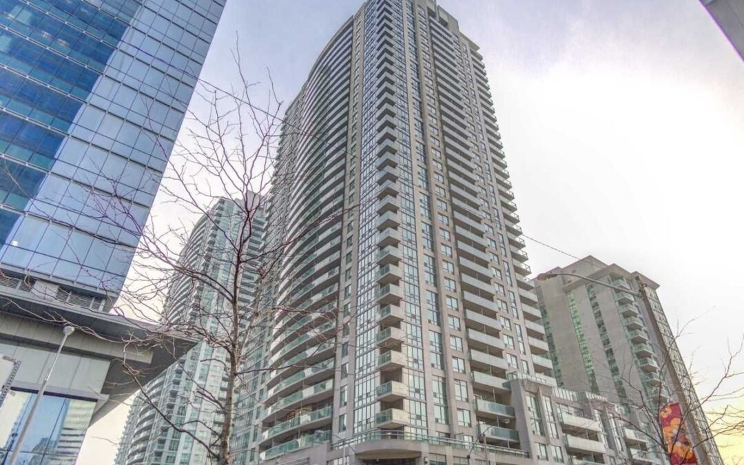 Infinity 1 Condos – 30 Grand Trunk Cres