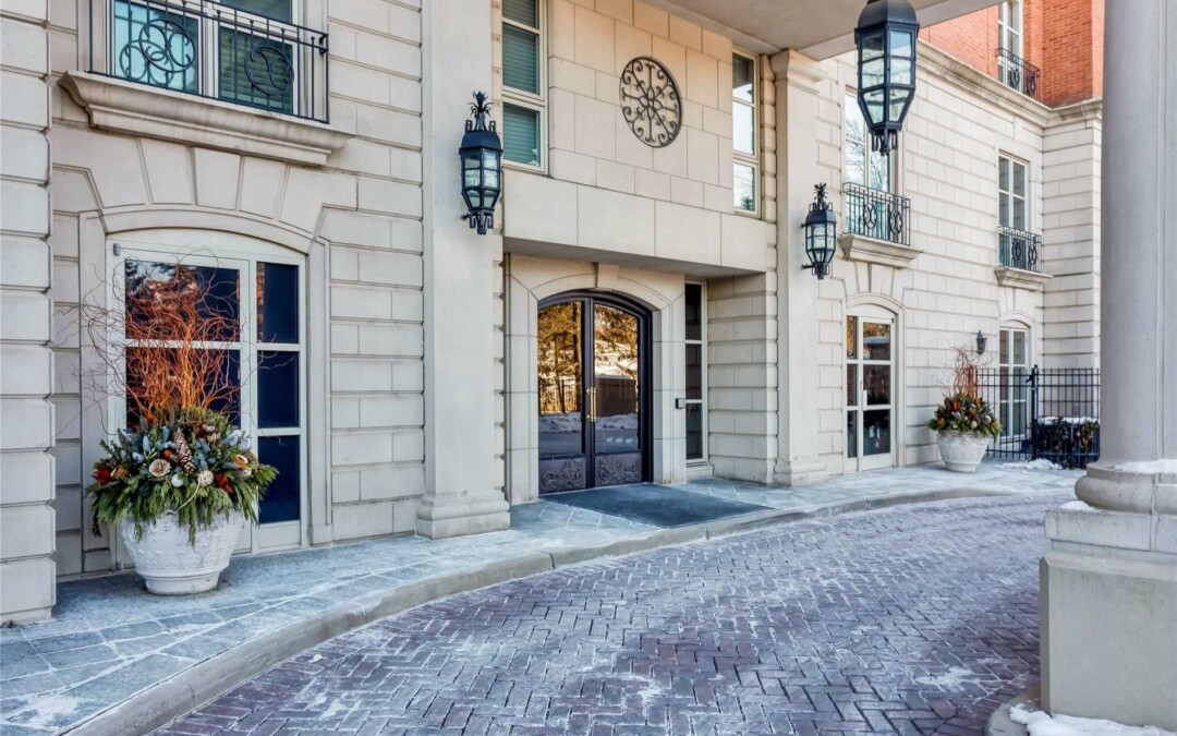 The Chedington Place 2 Condos : 2 Chedington Pl