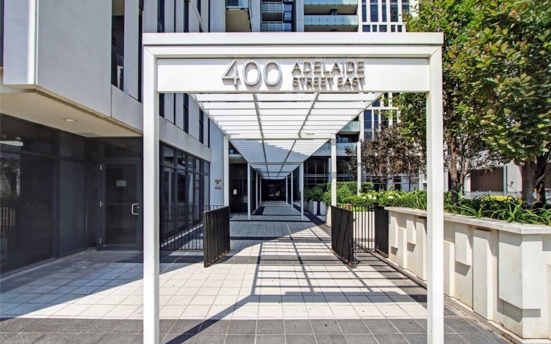 Ivory on Adelaide : 400 Adelaide St E