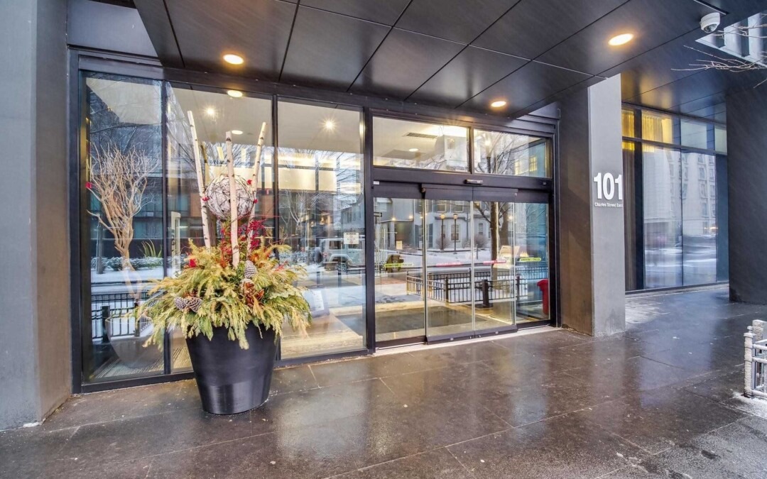 X2 Condos – 101 Charles St E