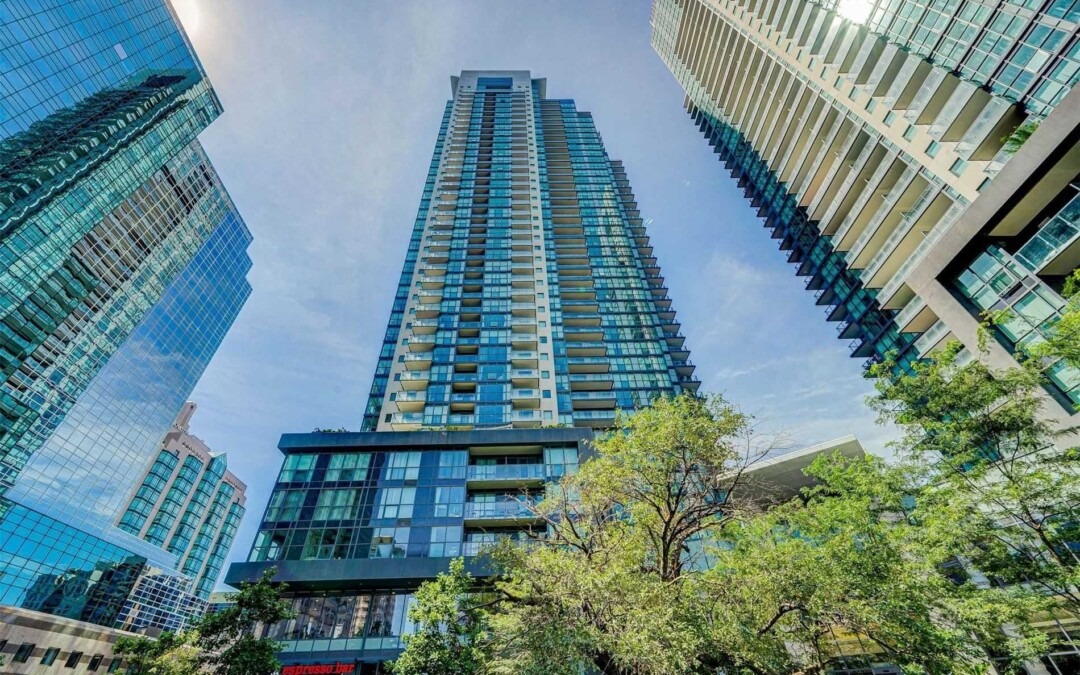 Gibson Square South Tower : 5162 Yonge St