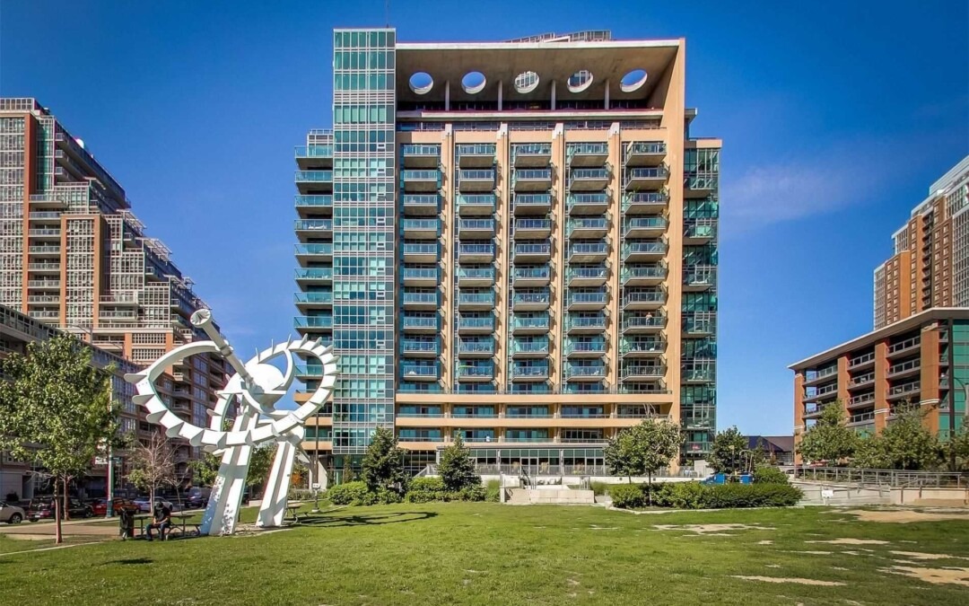 Liberty on the Park Condos : 69 Lynn Williams St